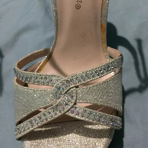 Silver glittery heels - Picture 3 of 5
